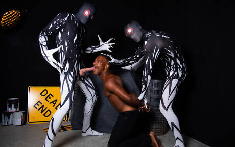 미국 포르노 스타, 덩치 큰 조니 힐과 건장한 남자 에이드리언 하트와 강렬한 인종간 항문 섹스