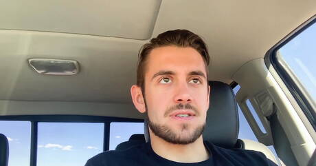 アメリカ人の筋肉質なダンテ・コレが屋外でストリップ