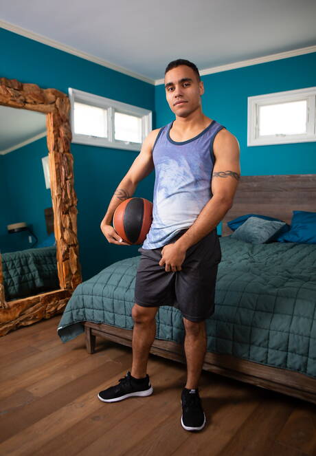 Nice american guys well-built Roman Todd and well-built Anthony Moore fuck after blowjob