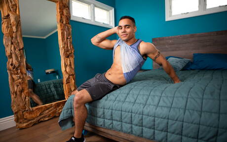 Nice american guys well-built Roman Todd and well-built Anthony Moore fuck after blowjob