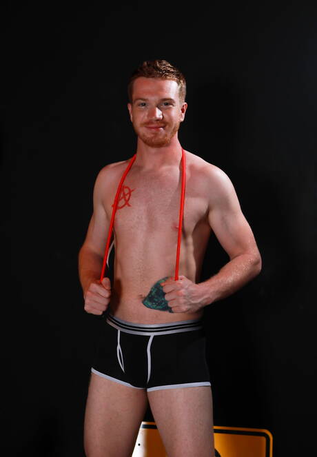 Due ragazzi americani, il bellissimo Dacotah Red e il fusto Jake Porter, in un duro sesso anale