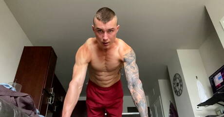 Next Door Studios: 美國帥哥Hoss Kado用假陽具自慰