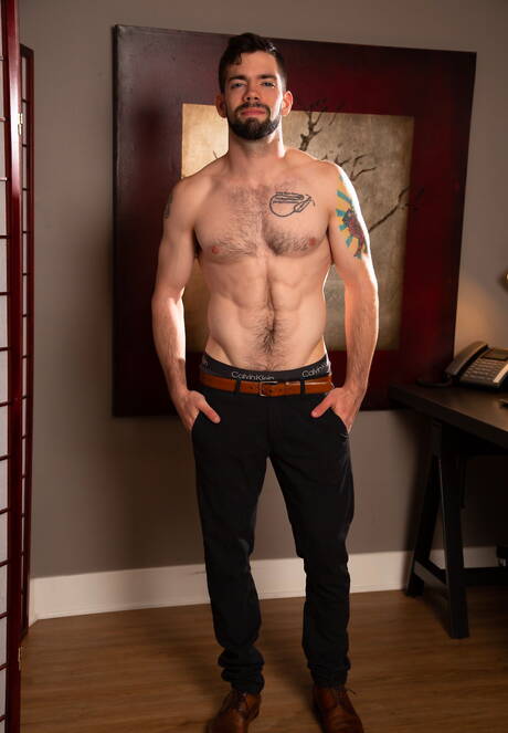 Next Door Studios: Pretty american boys otter Julian Brady and hunky guy Nic Sahara in hot ass fuck action