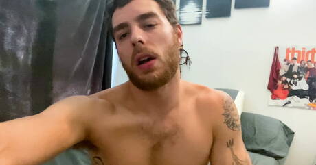 Der muskulöse Amerikaner Carter Woods neckt mit Sexspielzeug