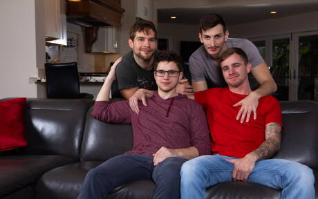 Hot american dudes well-built Will Braun and well-built David Skylar have a good anal sex