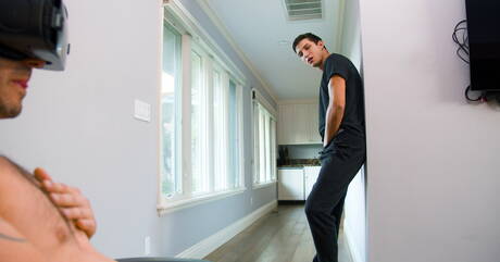 American stud Elliot Finn and well-built Jet Davis in hard anal sex