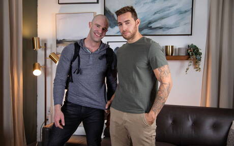 simpatici amici americani, il bel ragazzo Christian Cayden e il muscoloso Carter Woods, si sono scopati a vicenda