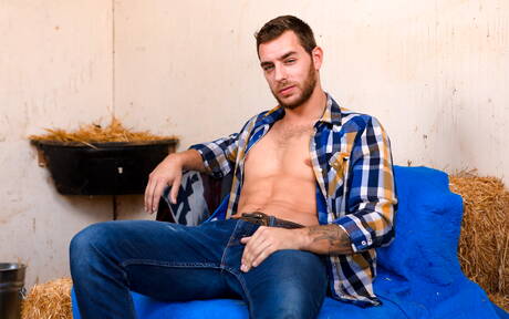 Zwei amerikanische Typen, der attraktive Carter Woods und der Otter Julian Brady, in heißer homosexueller Action