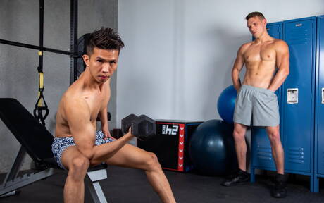 Amerikaanse sterke stier Shane Cook en Levy Foxx maken een liefdesrelatie