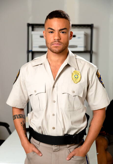 Gorący amerykańscy faceci, przystojny facet Beaux Banks i siłacz Dakota Payne w gorącej akcji ruchania tyłka z pięścią