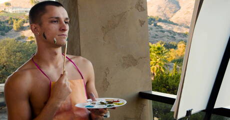 Der schöne Junge Theo Brady und der amerikanische Twink Micah West bohren draußen einen Arsch