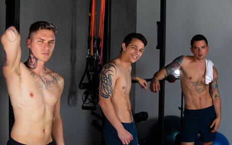 I ragazzi sexy Zak Bishop, Dakota Payne e Kyle Wyncrest si sono scopati a vicenda