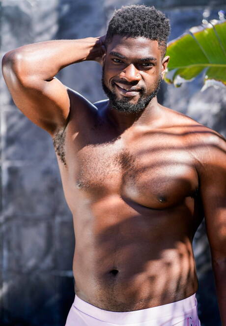 Noir Male: Nasty buddies Dillon Diaz, Devin Trez and Zeno Rey in threesome fuck action at the pool