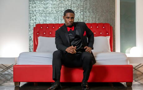 Der schwarze Muskelprotz Deangelo Jackson und Koji Xander haben harten Analsex