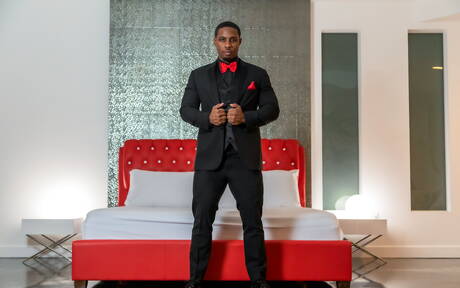 Der schwarze Muskelprotz Deangelo Jackson und Koji Xander haben harten Analsex