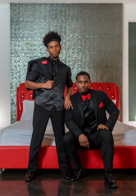 Der schwarze Muskelprotz Deangelo Jackson und Koji Xander haben harten Analsex