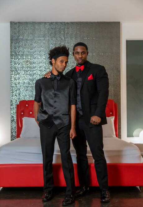 Der schwarze Muskelprotz Deangelo Jackson und Koji Xander haben harten Analsex