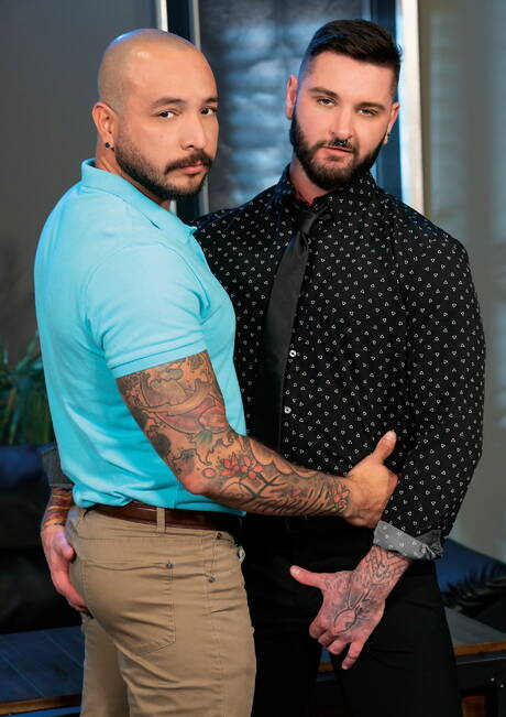 American husky guy Teddy Bryce and venezuelan gay bear Julian Torres like rimjob and fisting