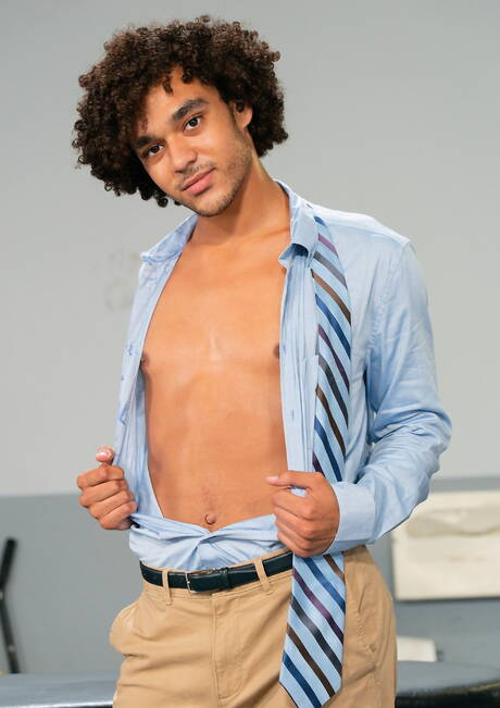 British hunky guy Ashley Ryder and ebony young Derek Cline in hard fisting