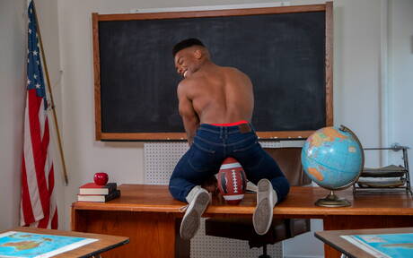 Sexy americans, stud Adrian Hart and muscular Andre Donovan have a hot sex