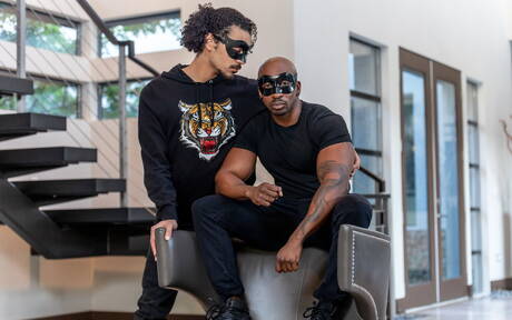 Two american dudes bull Max Konnor and young boy Derek Cline have a good anal sex outdoor