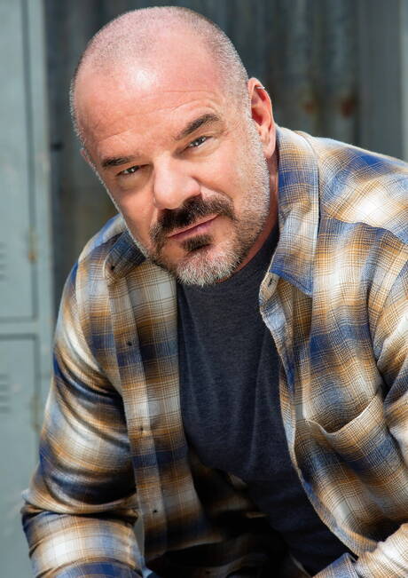 Fisting Central: Horny boys Jack Dyer, Johnny Ford and Taylor Reign have 3some anal sex in bath