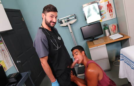 Die sexy Amerikaner Scott Demarco und Jay Seabrook ficken sich gegenseitig beim Fisting