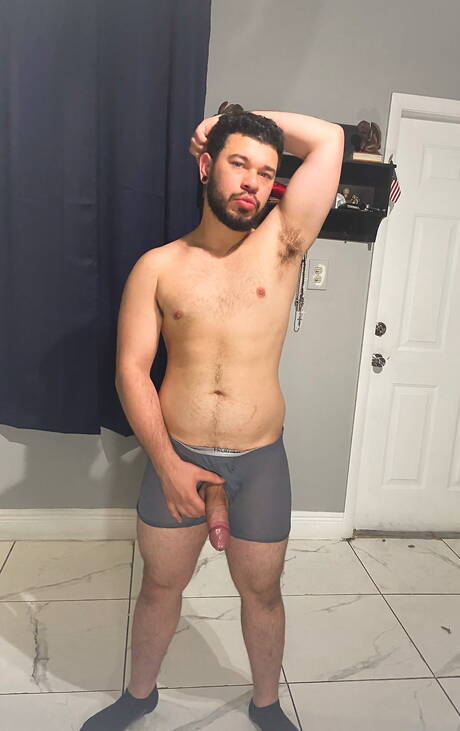 Il muscoloso Jesse Avalon e lo stallone Bryan Rebel in un bollente sesso anale