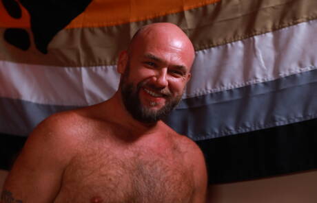 Die gut gebauten Amerikaner Jack Dyer und Jax Hammer bohren einen Arsch mit Fisting