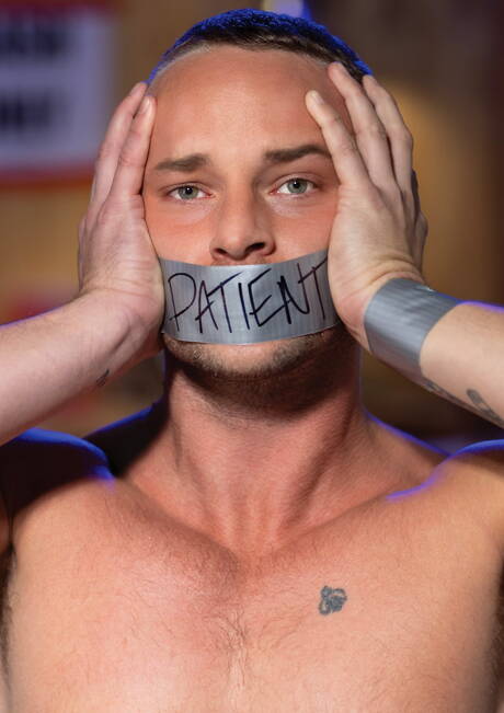 Il bel fusto francese Chris Damned e Bryce Hart si godono un bel sesso orale