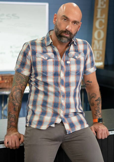 Los desagradables Brian Bonds, Drew Sebastian y Tony Orlando taladrando un culo con el puño