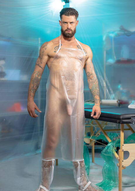 Fisting Central: Hot buddies Dillon Diaz, Alpha Wolfe and Isaac X have a threesome pleasure