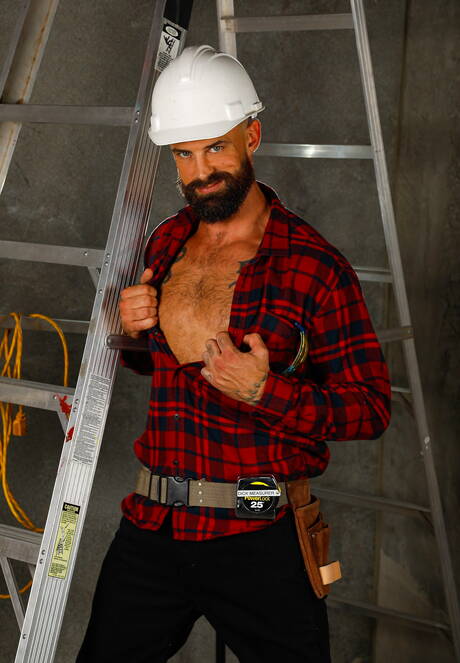 Next Door Studios: Nice american buddies hot twink Kyle Brant and bear Alpha Wolfe fuck after dick sucking