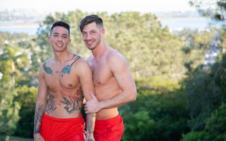 Pretty american boys husky guy Vincent Oreilly and stud Jordan Starr have a hot sex outside
