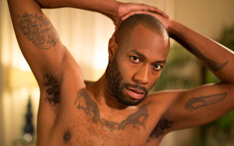 Ebony beefy August Alexander and well-built Tommy Bluezz have a good anal sex