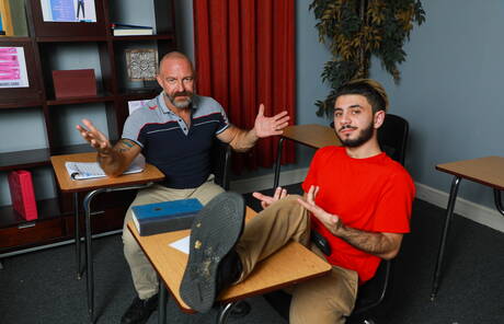 カナダのホットなクマ、マッスルベアモントリオールとエイドリアンローズがフェラチオ後にファック