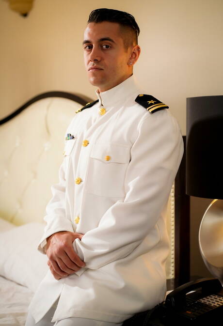 セクシーなアメリカ人、たくましい男ダンテ・コレとたくましい体格のピアス・パリがアナルを掘る