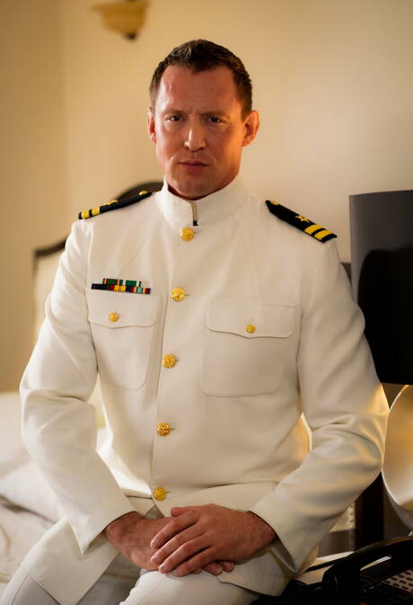 セクシーなアメリカ人、たくましい男ダンテ・コレとたくましい体格のピアス・パリがアナルを掘る