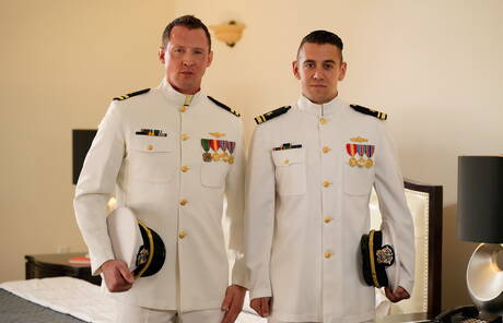 セクシーなアメリカ人、たくましい男ダンテ・コレとたくましい体格のピアス・パリがアナルを掘る