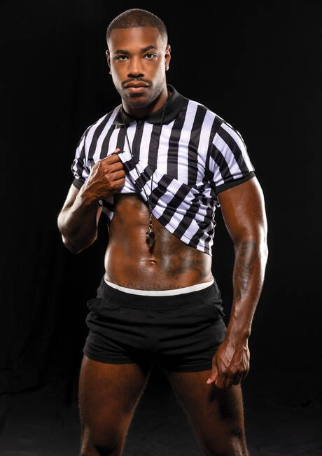 Hot boysBeau Butler, Adrian Hart and Reign have a hot interracial 3some sex