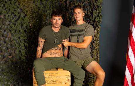 Der amerikanische harte Kerl Brandon Anderson und der französische Schönling Chris Damned haben miteinander gevögelt