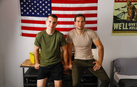 Merrill Patterson y el estadounidense David Skylar, bien formado, follan tras una mamada