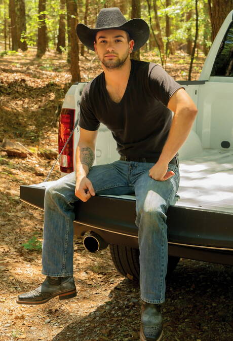 Vander Pulaski and american strongman Johnny Rapid fuck ass after blowjob outside