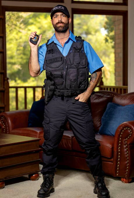 Max Konnor, Jake Nicola, Isaac, Cole, Beau Butler, Reign, Austin Avery, Lucca Mazzi w gorącej międzyrasowej orgii w basenie