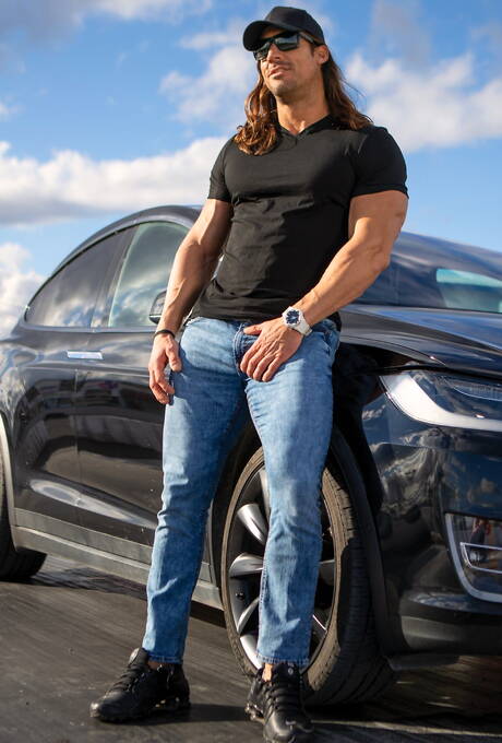 Raging Stallion: American mature bear Cole Connor and  Darenger Mccarthy have a hot sex outdoor