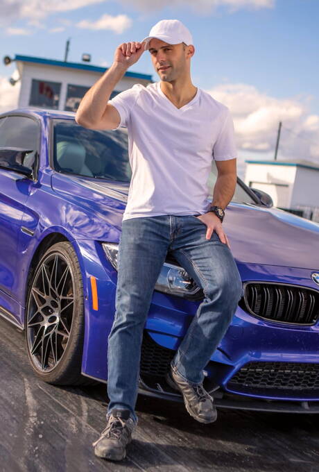 Canadian well-built Gabriel Clark and  Travis Connor fuck after dick sucking outdoor