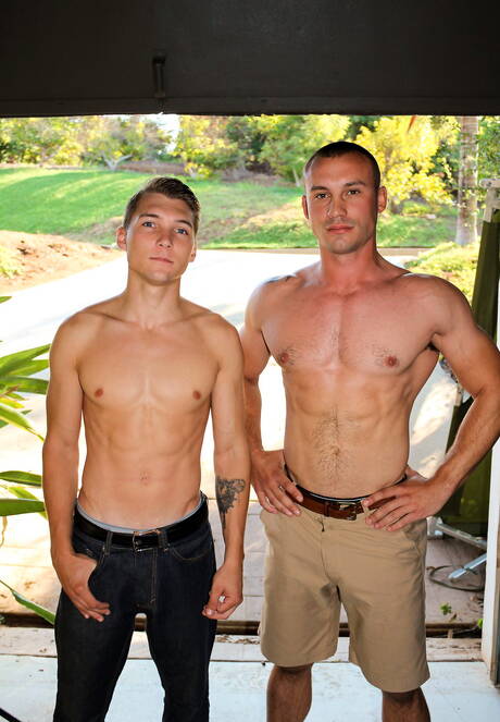 Hot american dudes beefcake Elye Black and well-built Marc Montana sucking and screwing each other outside