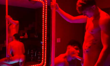 Die kanadischen Hengst Max Lorde und Joseph Castlian haben heißen Sex im Badezimmer