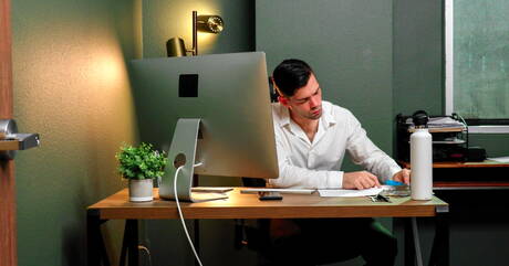 Die geilen Jungs Michael Boston, Julian Brady und Blake Wilder bei heißer Dreier-Arschfick-Action