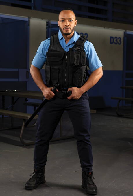 Sexy americans, hunky guy Dillon Diaz and gay bear Cole Connor in hot homosexual scene